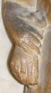 Warwick - St Mary Thomas Beauchamp 1369 and wife Katherine mortimer 1369 weeper 35 male civilian pouch